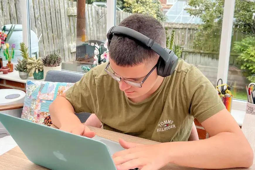 detailed guide to the best student tech gadgets